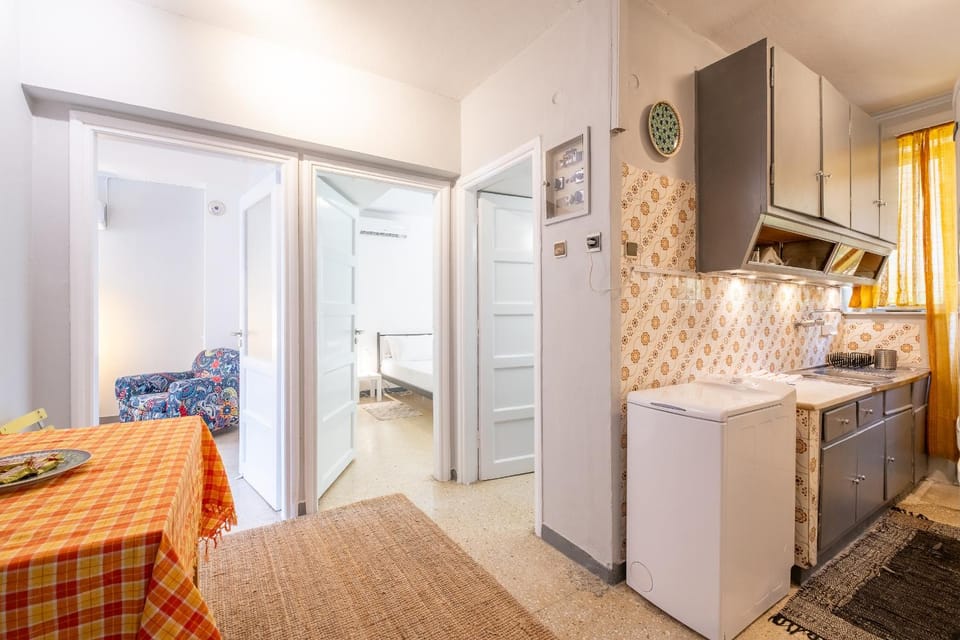 Very comfortable, close to Acropolis Apartment in Athens