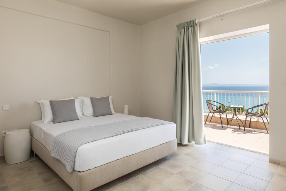 View (from property/room), Photo of the whole room, Bedroom, Sea view