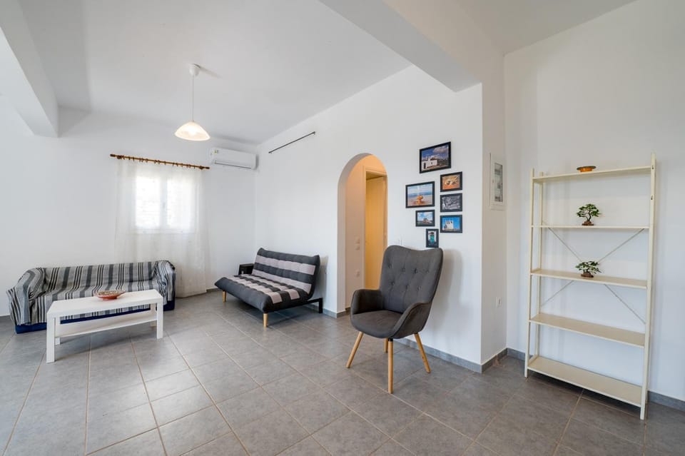 Family house for 3 by Tinosstay House in Decentralized Administration of the Aegean