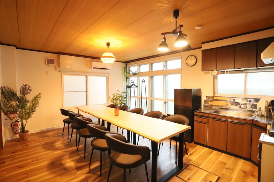 Dining area, kitchen