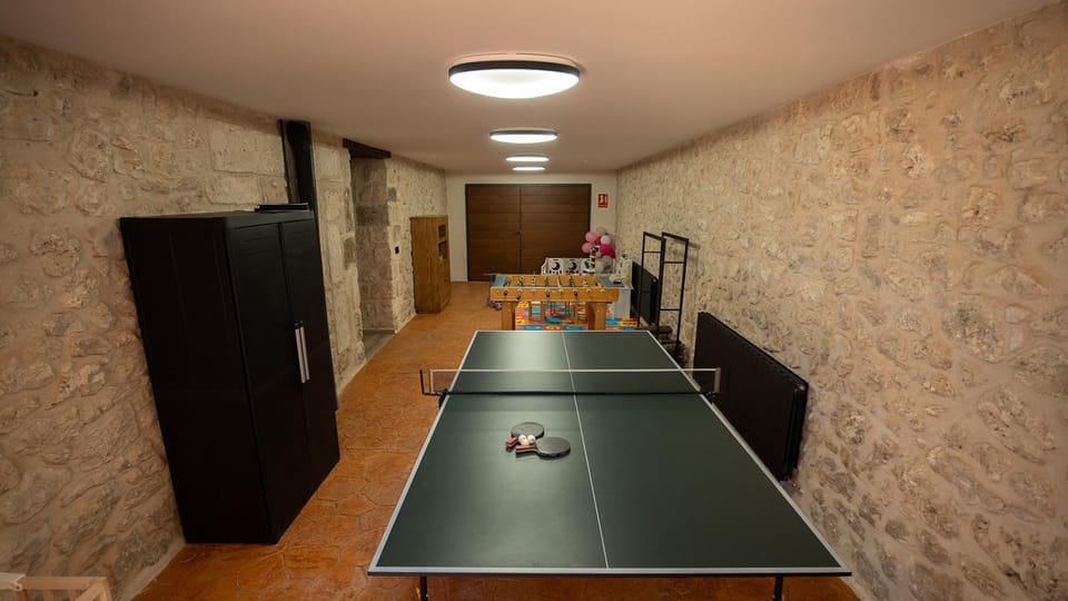 Table tennis