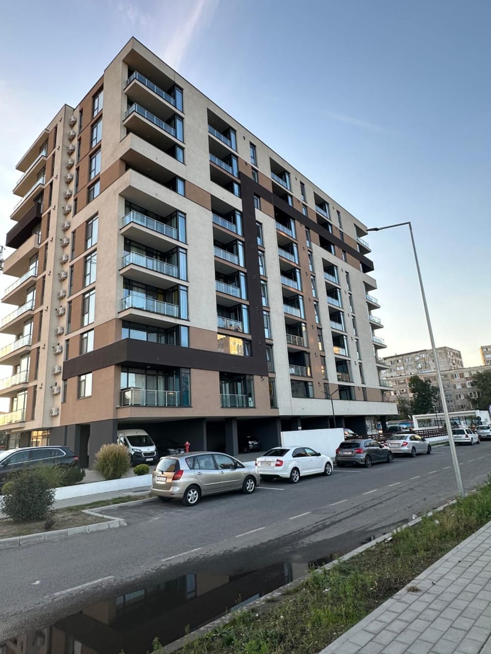 Property building, Day, Neighbourhood, Street view, Location