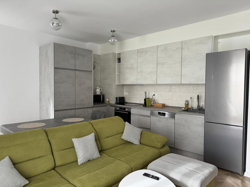 Coffee/tea facilities, Kitchen or kitchenette, Dining area, dishwasher, oven, stove, toaster, kitchen