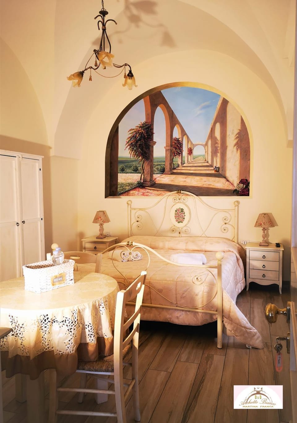 Photo of the whole room