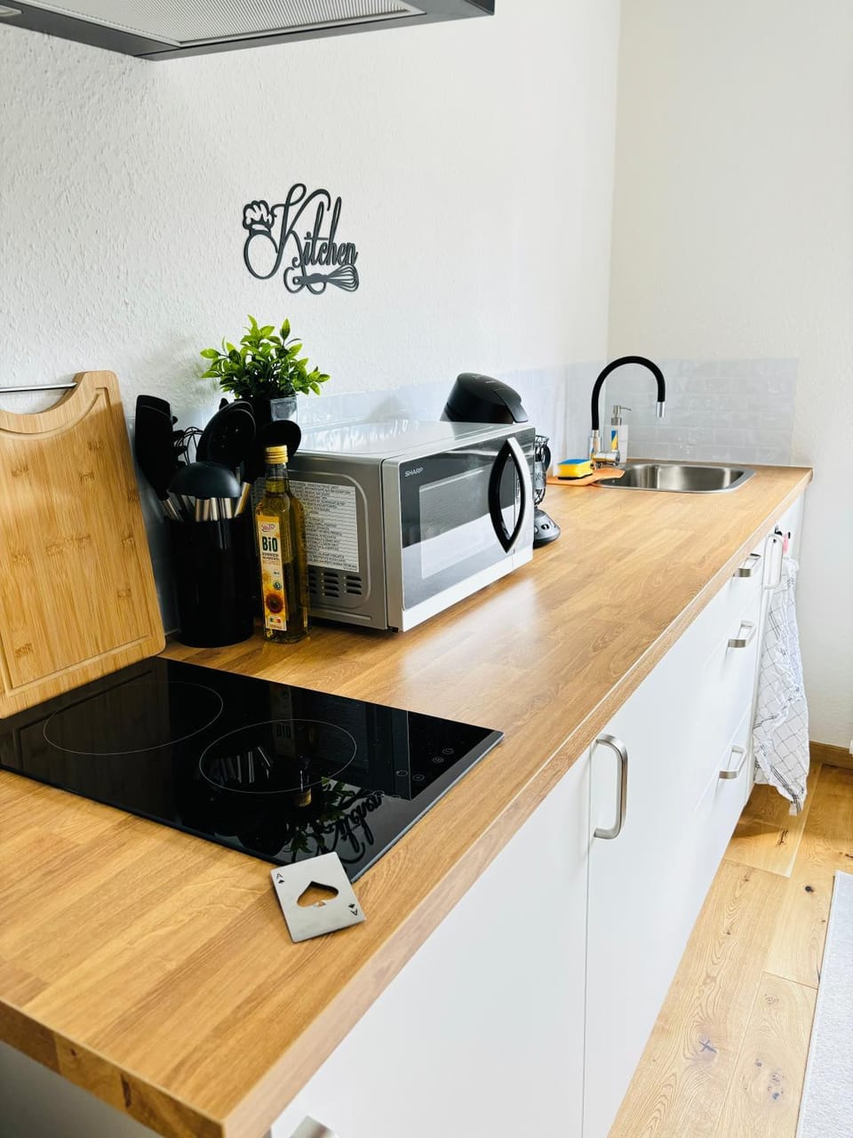 Kitchen or kitchenette, kitchen, kitchen