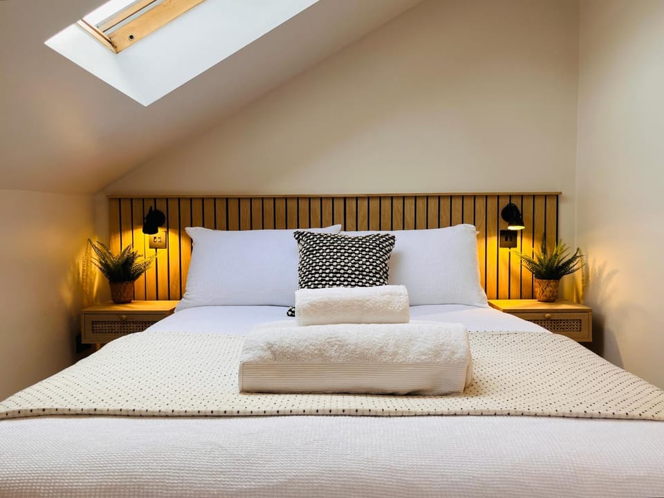The Nook Londons Swanky Studio with FREE Parking Vacation rental in London Borough of Southwark