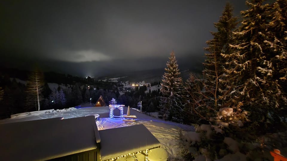 Ținutul Lupilor Nature lodge in Romania