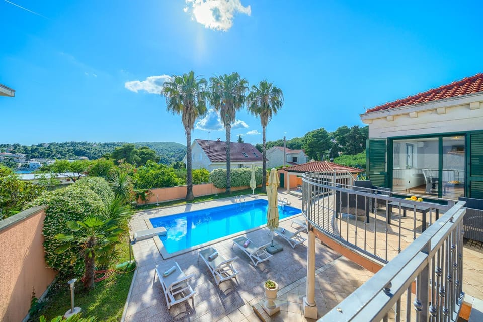 Property building, Swimming pool