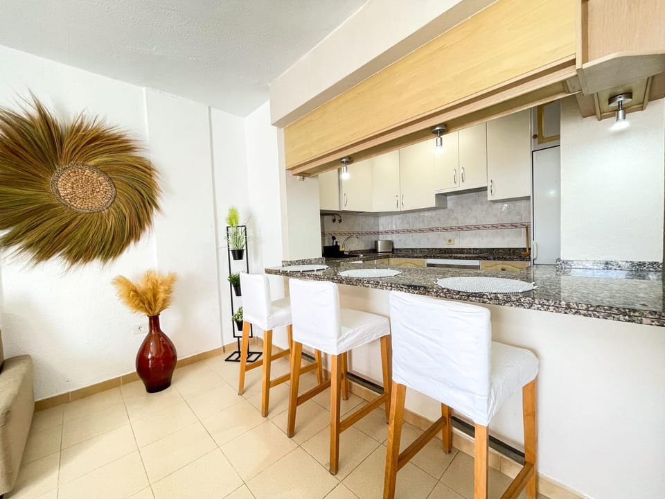 Kitchen or kitchenette, Living room, Seating area, oven, stove