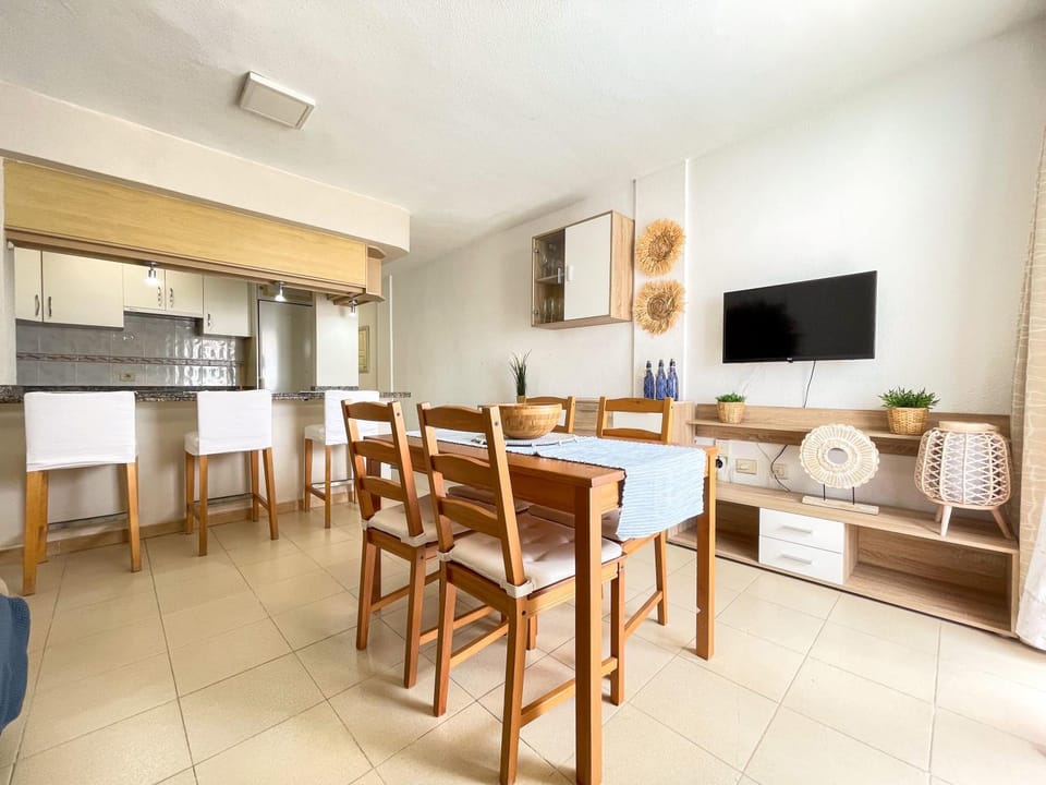 TV and multimedia, Living room, Dining area