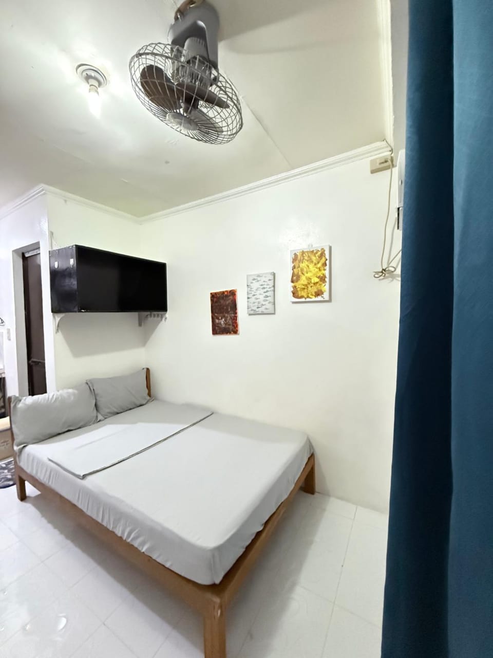 Bed, Photo of the whole room, Evening entertainment, Bedroom, air conditioner