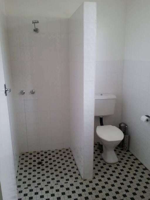 Comfortable and Spacious Studio Apartment in Adelaide