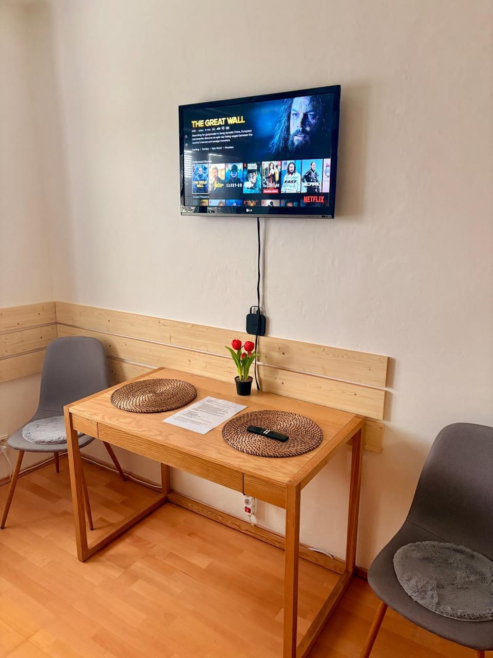 TV and multimedia, Living room, Seating area, internet