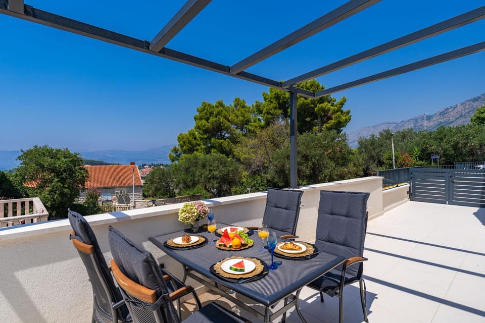 Day, View (from property/room), Balcony/Terrace, Seating area, Sea view