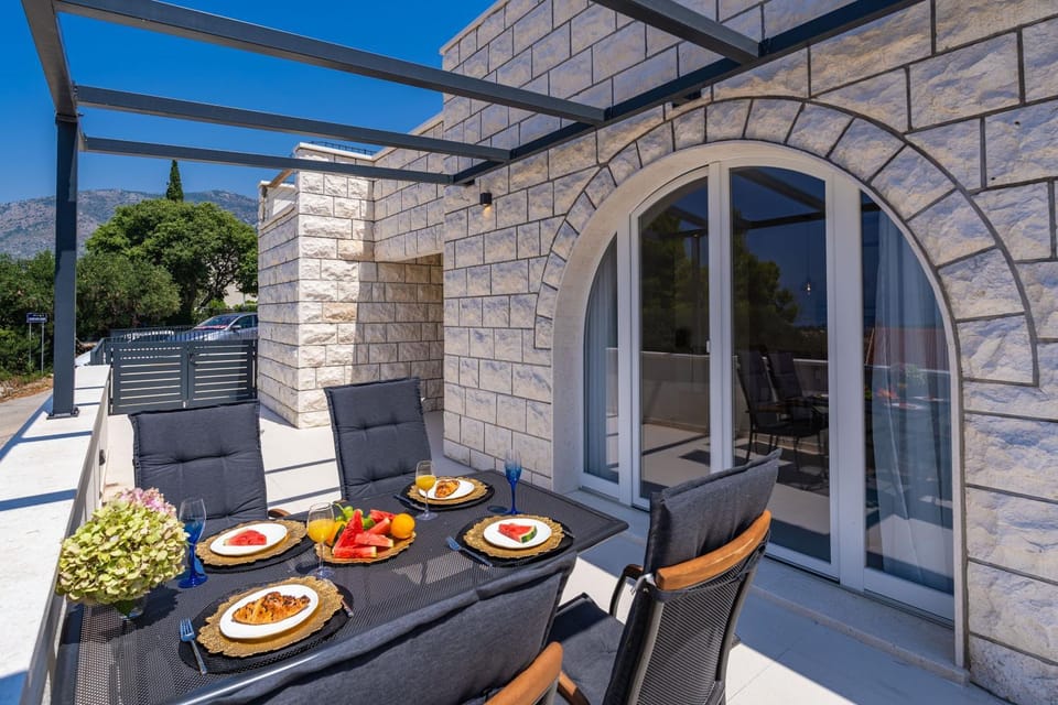 Day, Balcony/Terrace, Seating area