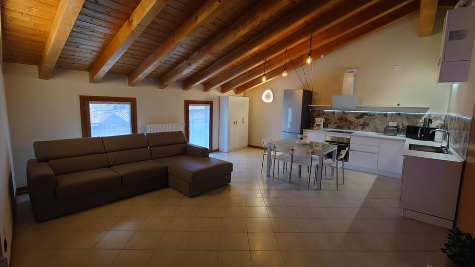 Kitchen or kitchenette, Living room, Seating area, Dining area, dishwasher, oven