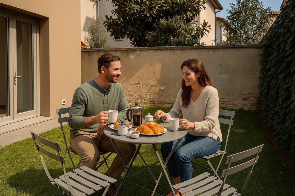 People, Garden, Food and drinks, Breakfast, Drinks