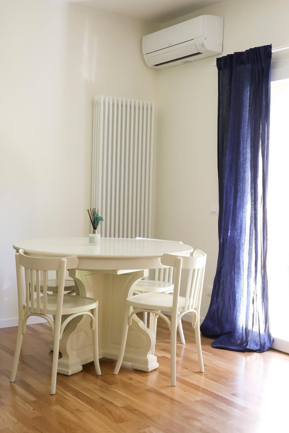 Dining area, air conditioner