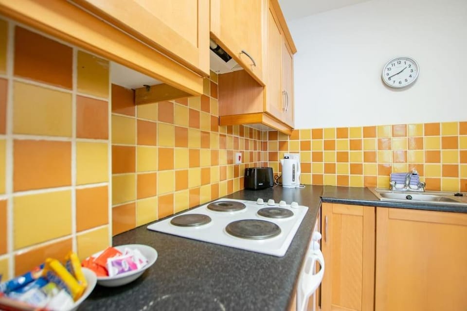 17 - Modern 2BR Stay - Sleeps 4 Apartment in Galway