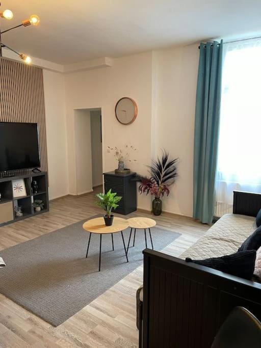 TV and multimedia, Living room, Photo of the whole room, Seating area