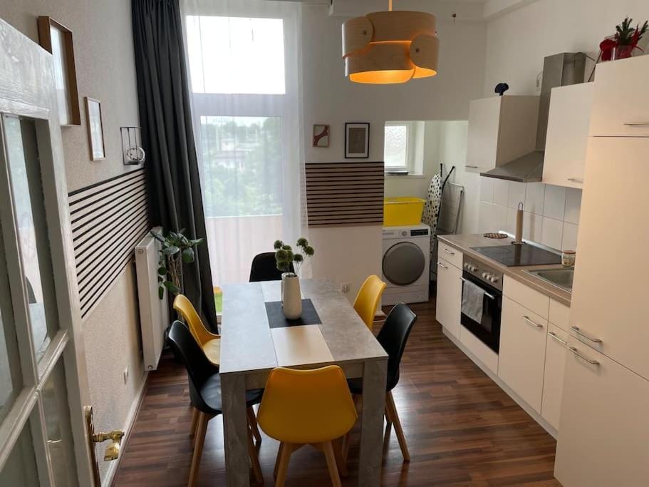 Balcony/Terrace, Kitchen or kitchenette, Dining area, microwave, oven, stove, toaster, dryer