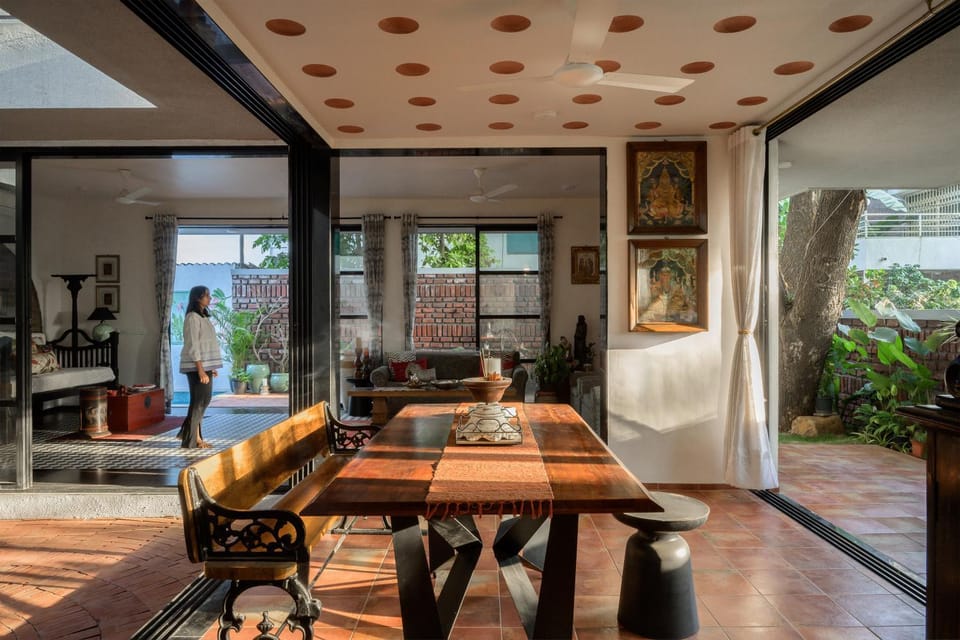 Seating area, Dining area