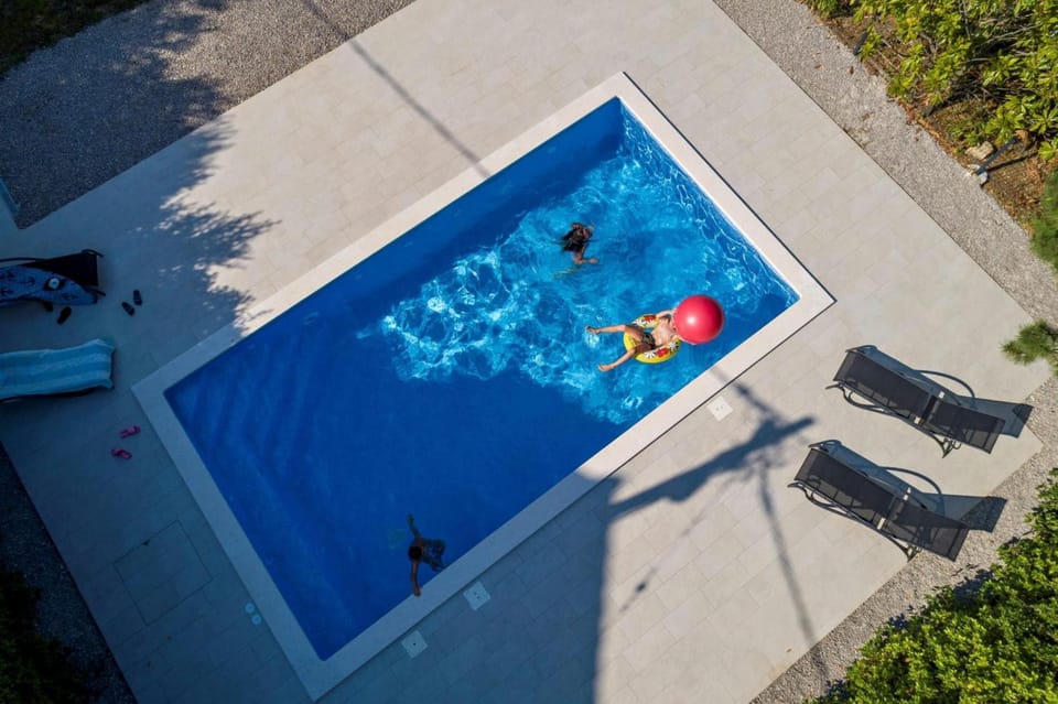 Luxury Semi-Detached House with a Pool near the Sea House in Šibenik-Knin County, Croatia