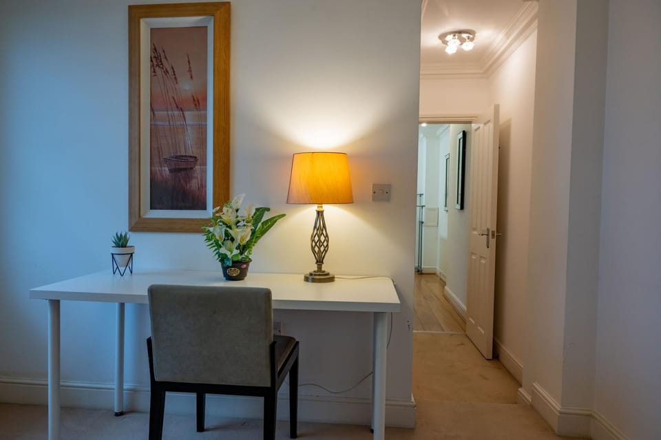 The Guilford Grand Apartment by Aureva Apartment in London Borough of Islington