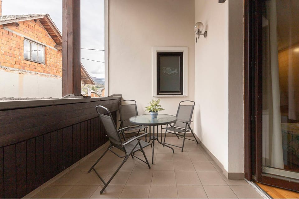 Patio, Day, View (from property/room), Balcony/Terrace