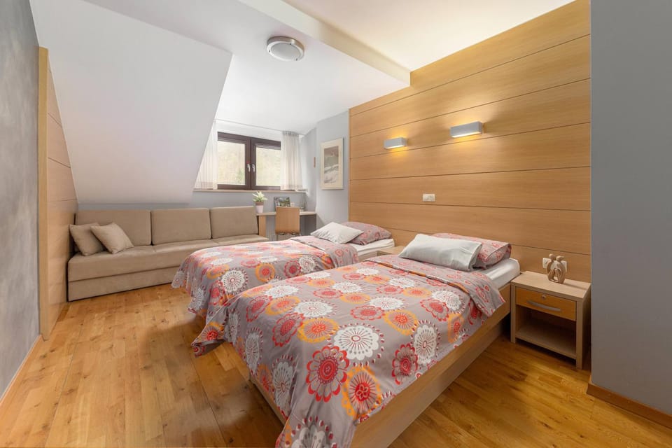 Bed, Living room, Photo of the whole room, Seating area, Bedroom