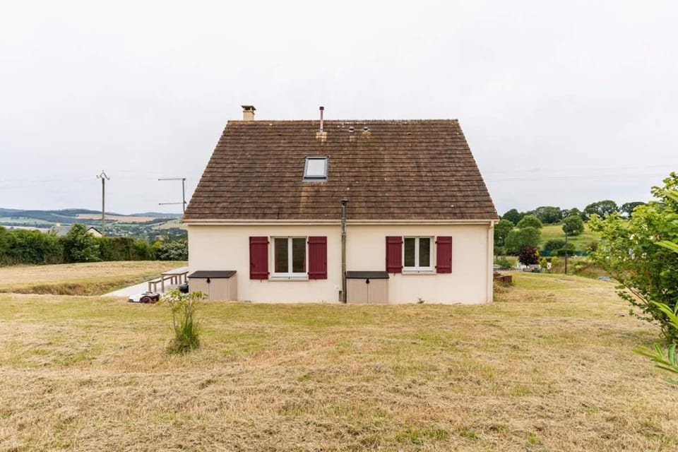 Vue Clécy Vallée de l Orne 6 pers House in Normandy