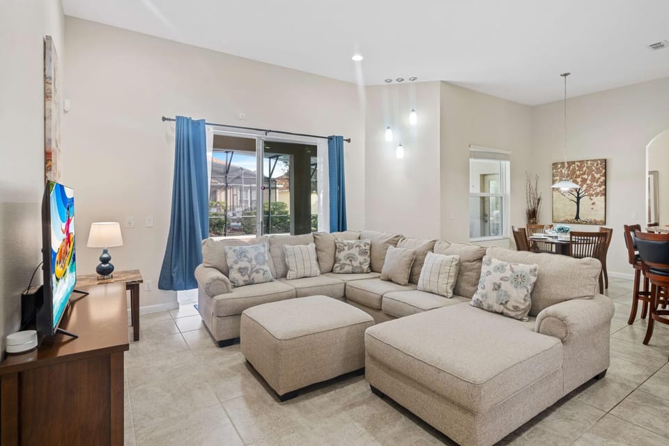 4096 Oaktree Drive House in Four Corners