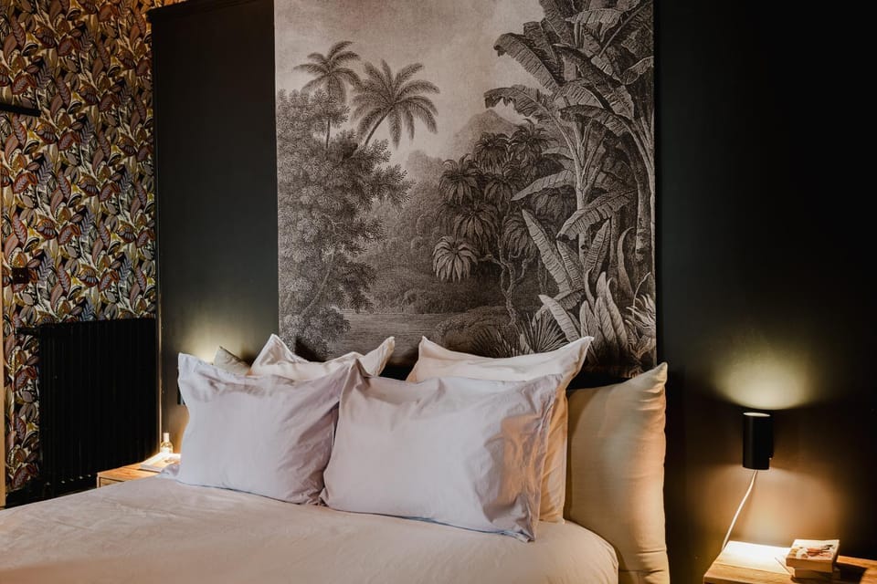 Bed, Decorative detail, Bedroom