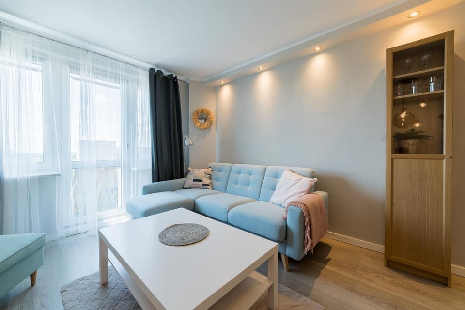 Bed, Living room, Photo of the whole room, Seating area