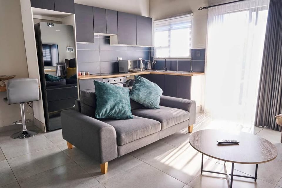 Lux apt 5min to Sandton 17 Apartment in Sandton