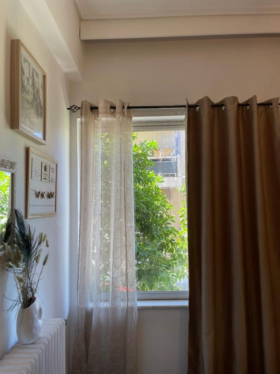 Property building, View (from property/room), Bedroom, City view