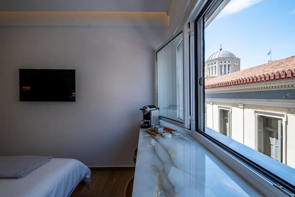 Bed, TV and multimedia, View (from property/room), Bedroom