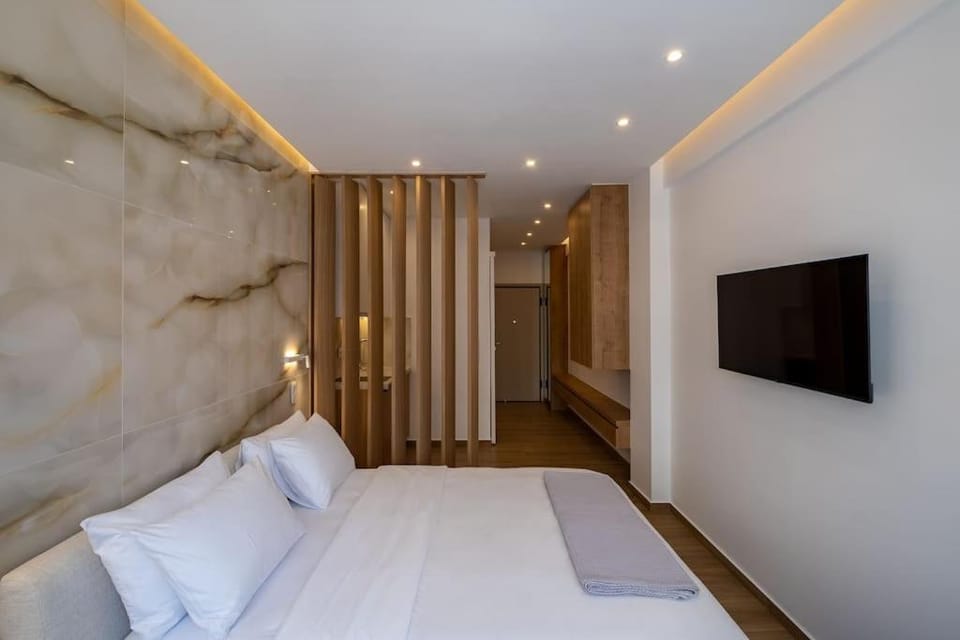 Bed, TV and multimedia, Photo of the whole room, Bedroom, wardrobe