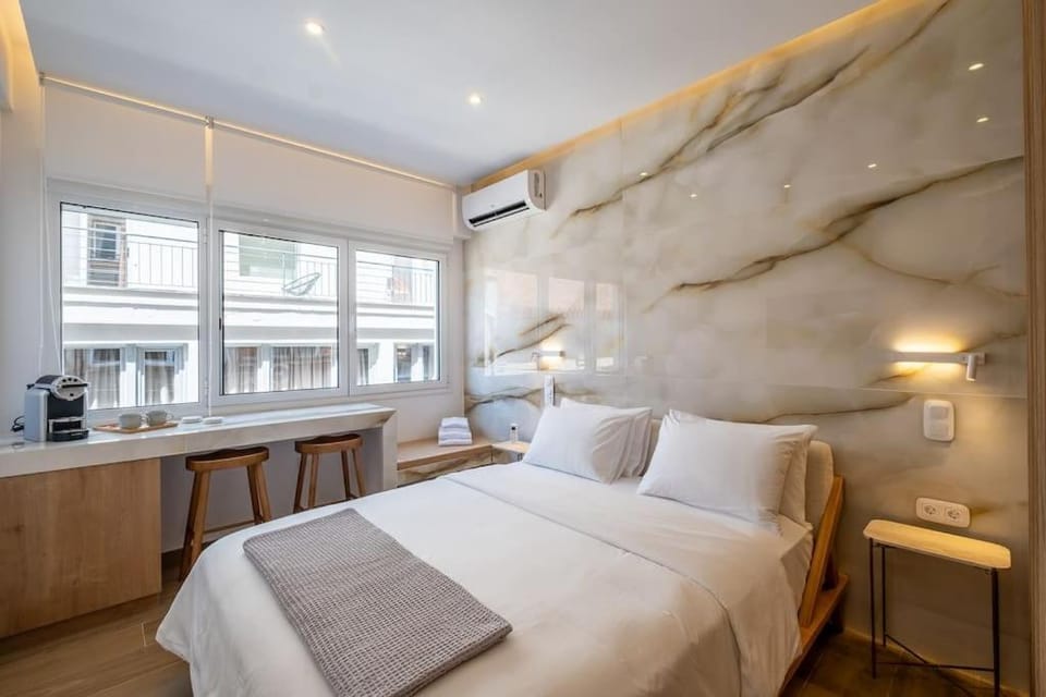 Bed, Coffee/tea facilities, Photo of the whole room, Bedroom