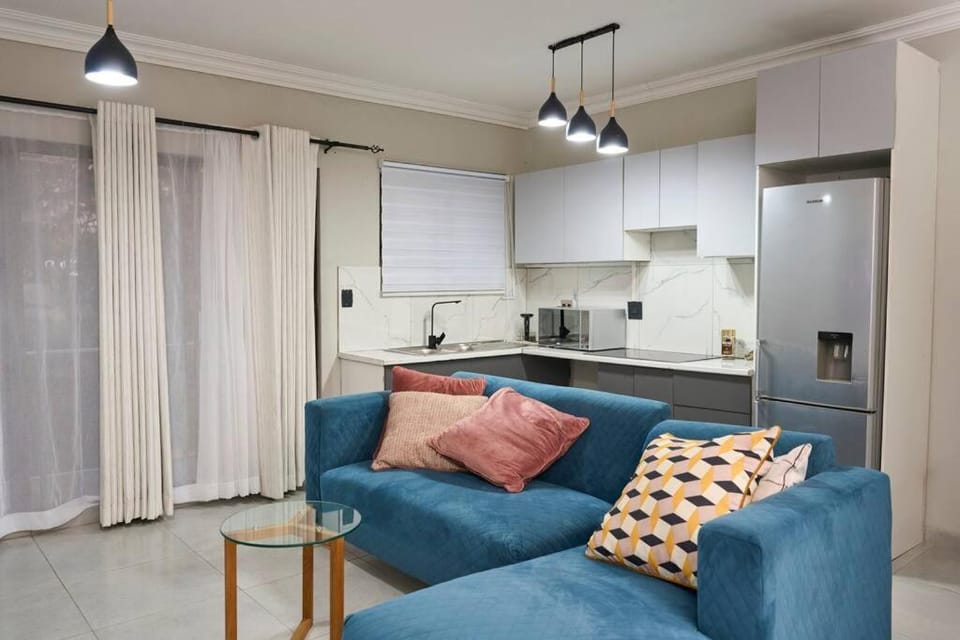 Luxury apt walk to Melrose Arch 11 Apartment in Sandton