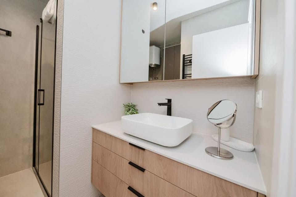 Shower, Bathroom