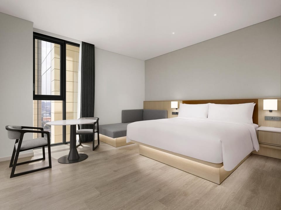 Photo of the whole room, Bedroom