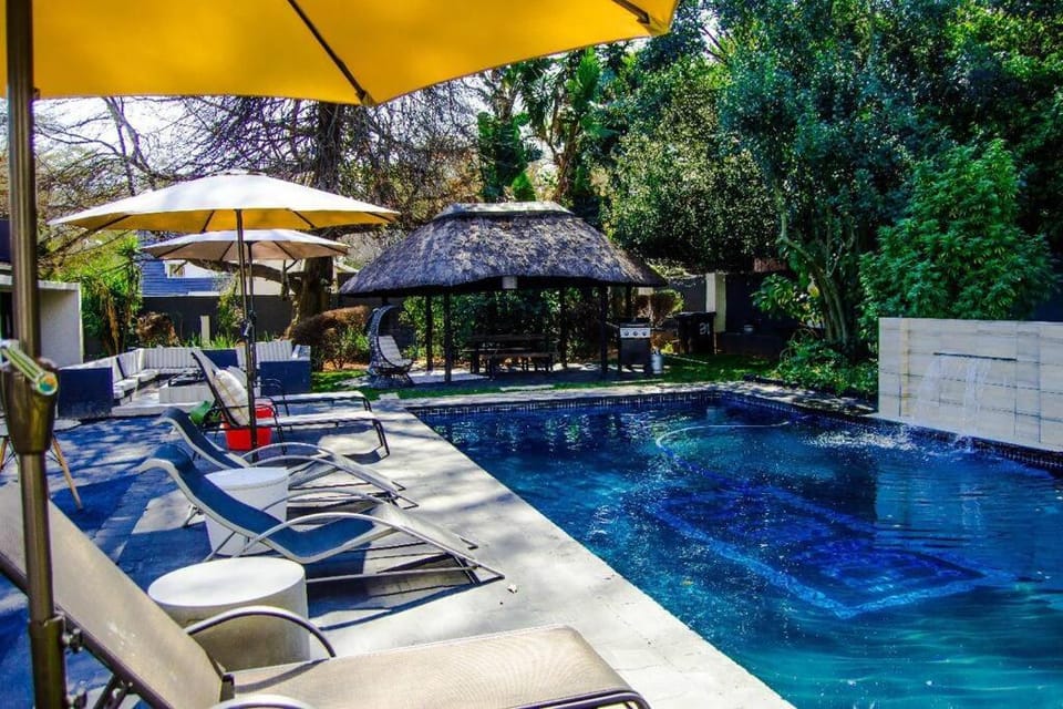 Cosy Nest 5 min2Sandton City 15 Apartment in Sandton