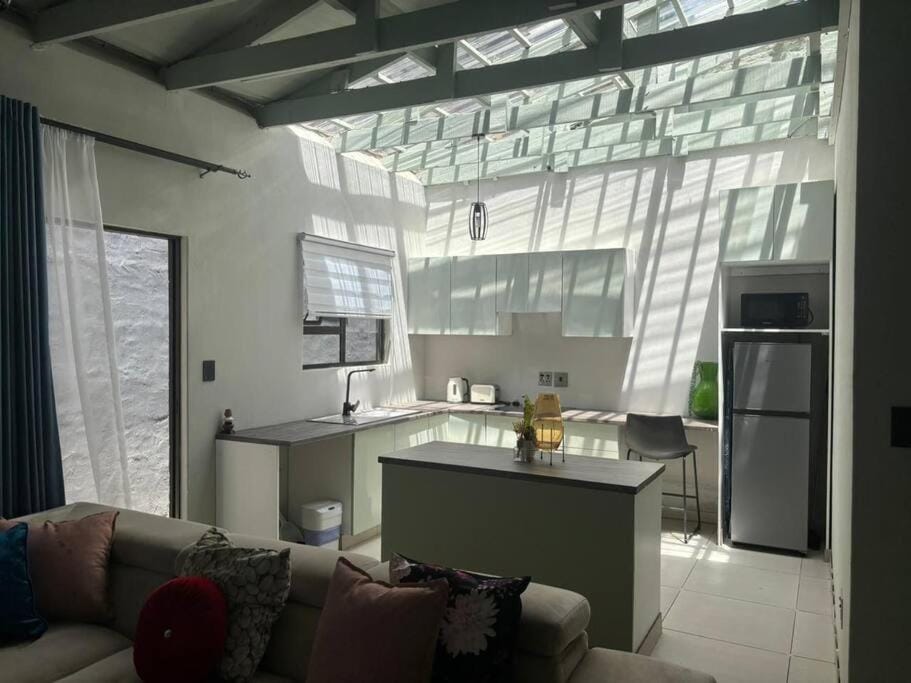 Cosy Nest 5 min2Sandton City 2 Apartment in Sandton