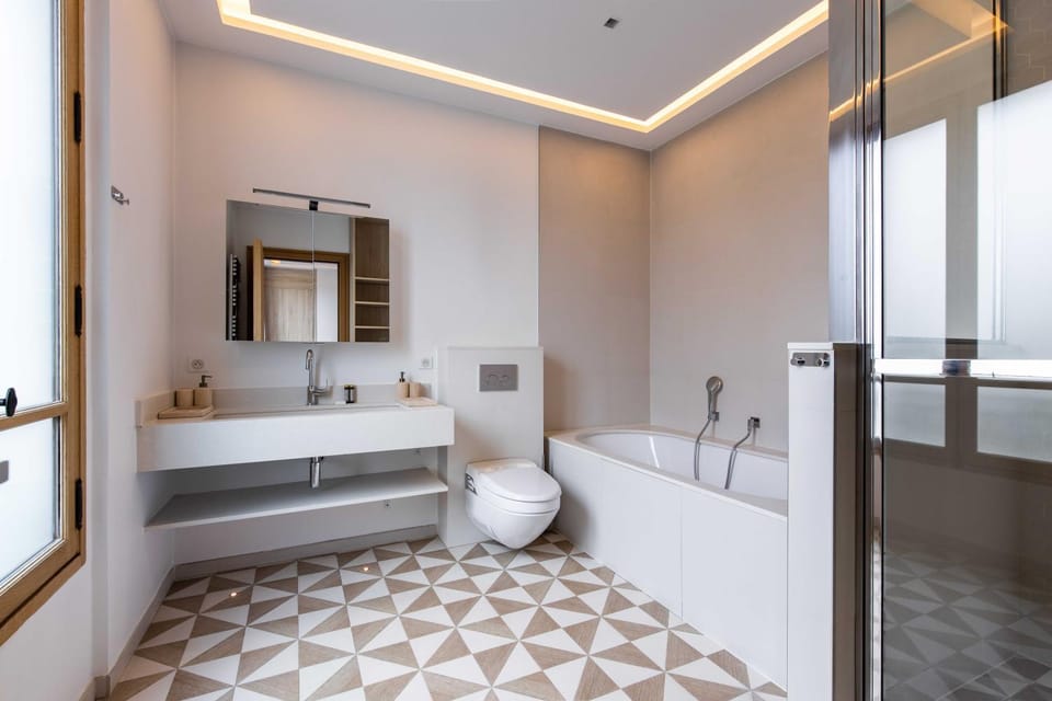 Shower, Toilet, Bathroom, Bath