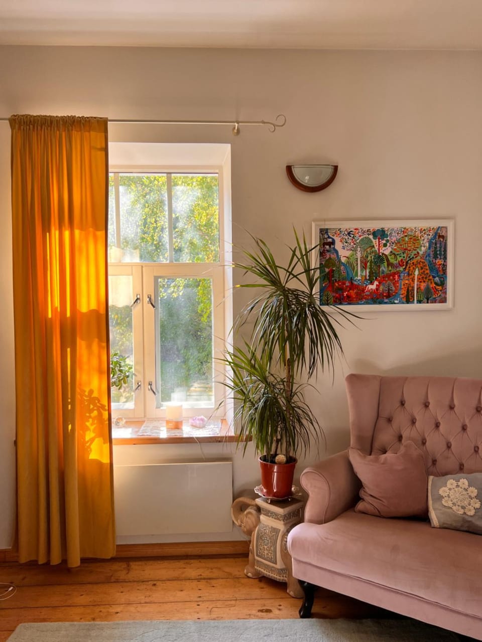 Living room, Seating area, Bedroom