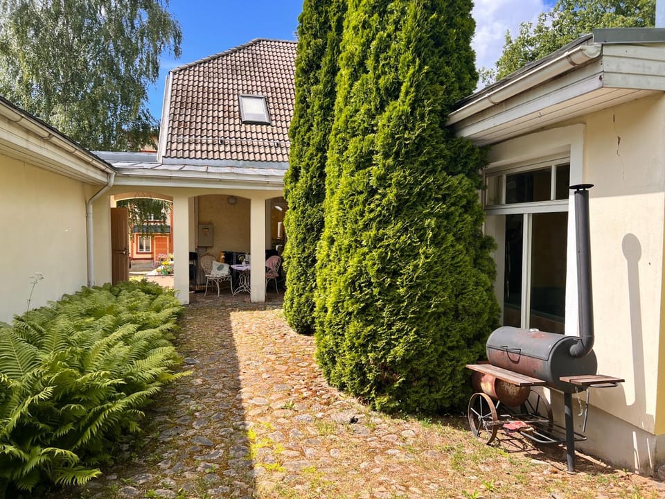 Property building, Day, Garden, Garden view, Inner courtyard view