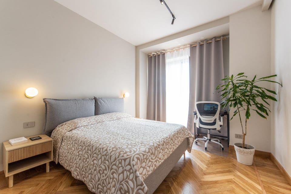 Bed, Photo of the whole room, Bedroom