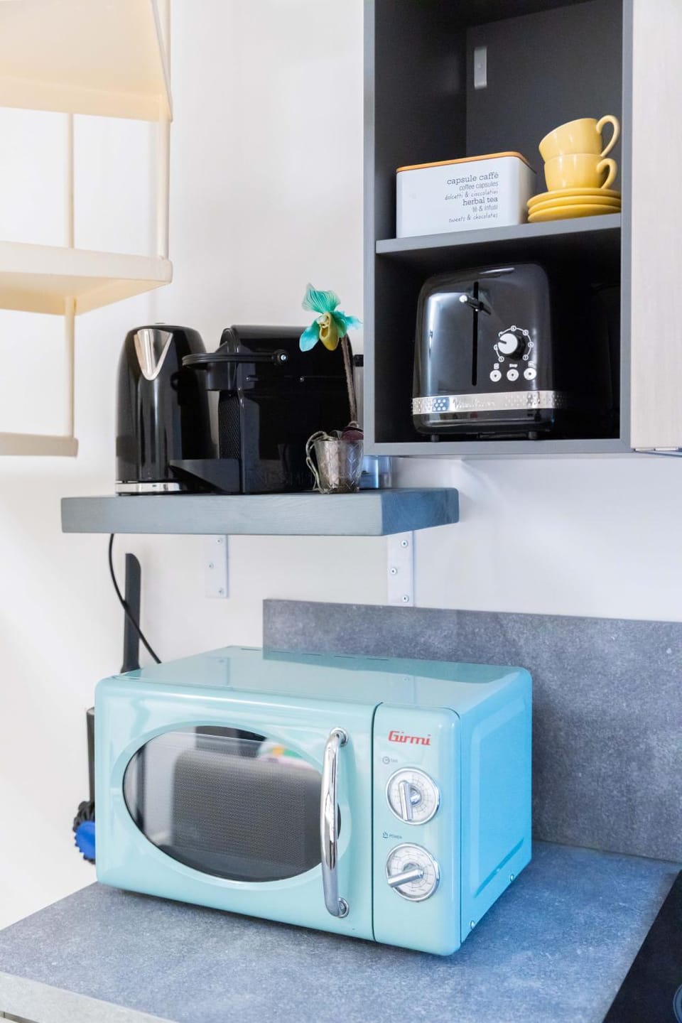 Coffee/tea facilities, microwave, toaster