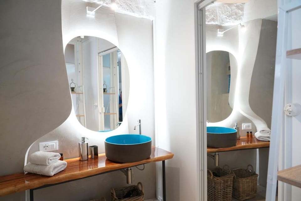Shower, Bathroom, towels